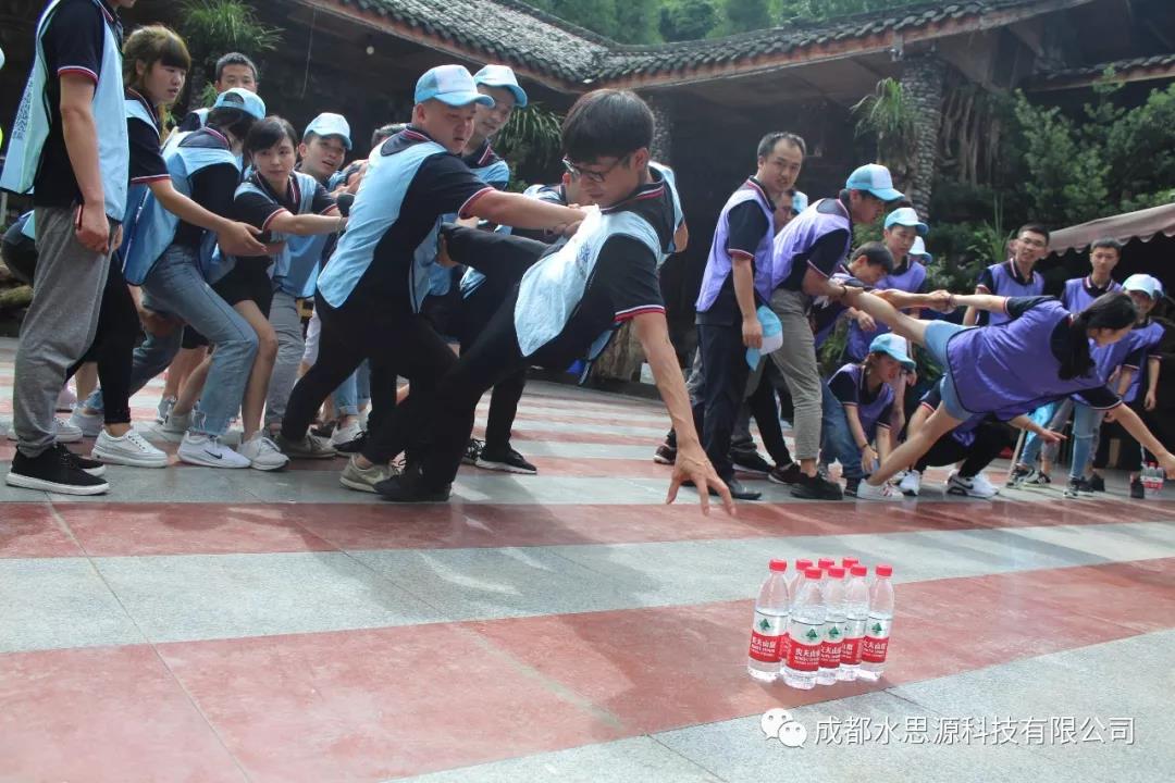 水思源——“鑄造優(yōu)秀團(tuán)隊，共創(chuàng)企業(yè)輝煌”