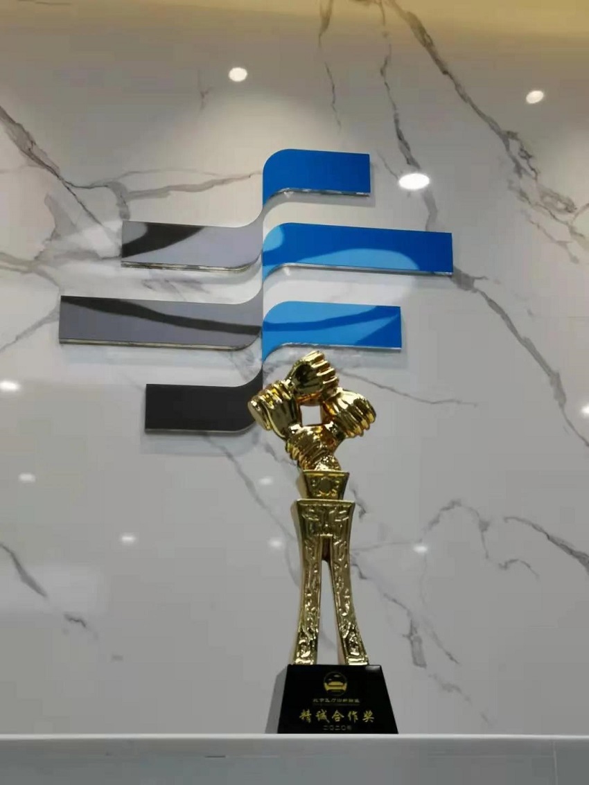 2020，我們用藍(lán)治愈了難!2021，想讓世界多一點水思源藍(lán)